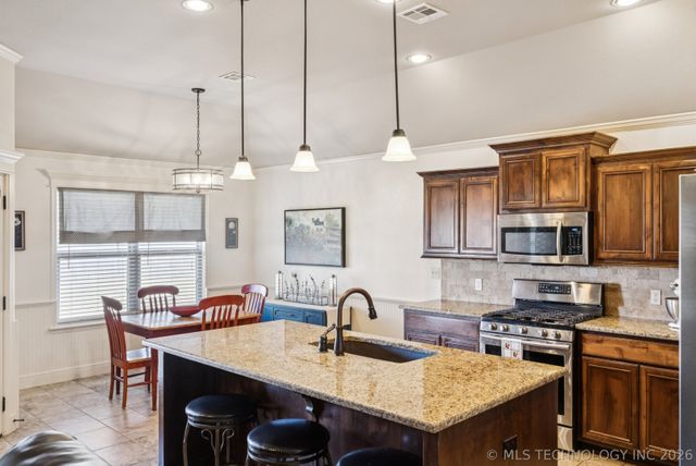 12451 E 129th Street North, Collinsville, OK 74021