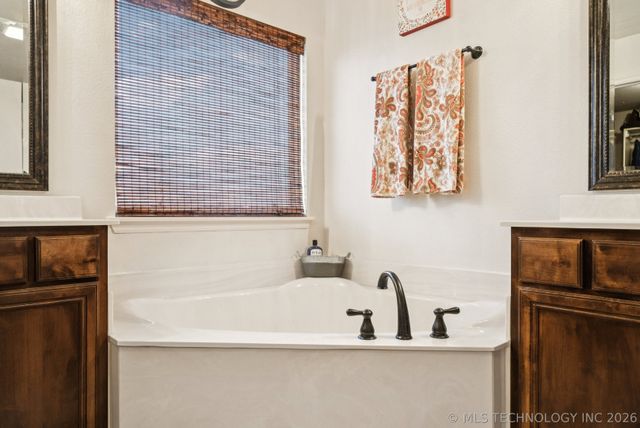 12451 E 129th Street North, Collinsville, OK 74021