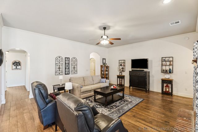 12451 E 129th Street North, Collinsville, OK 74021