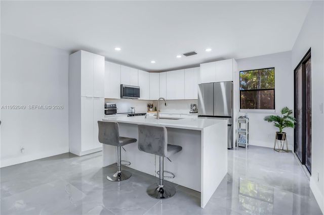 4500 NW 113th Ter, Coral Springs, FL 33065