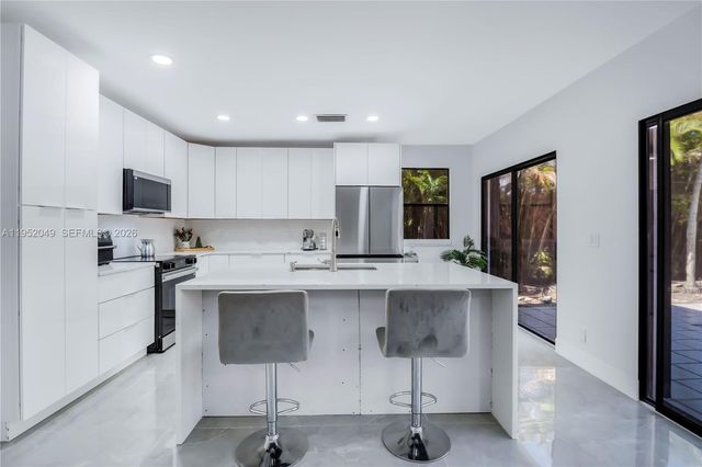 4500 NW 113th Ter, Coral Springs, FL 33065