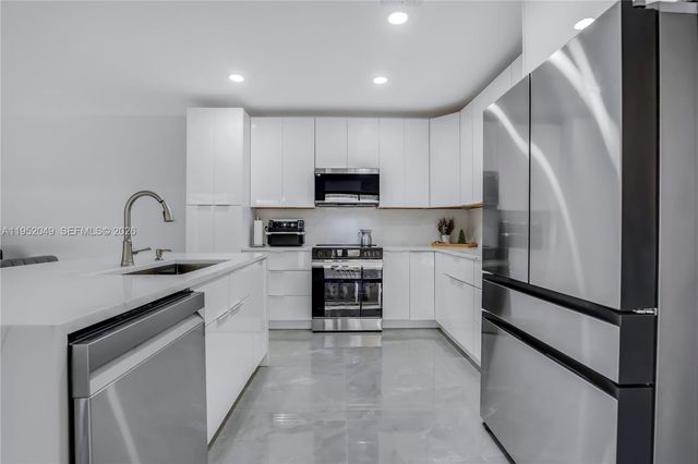 4500 NW 113th Ter, Coral Springs, FL 33065