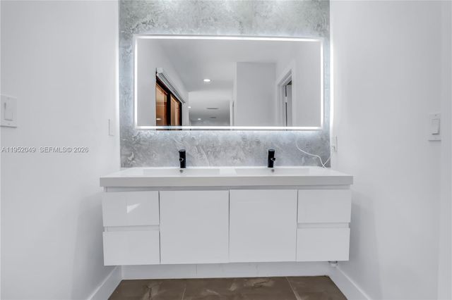 4500 NW 113th Ter, Coral Springs, FL 33065