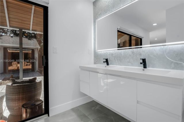 4500 NW 113th Ter, Coral Springs, FL 33065