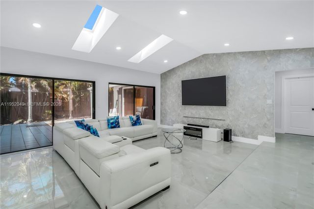 4500 NW 113th Ter, Coral Springs, FL 33065