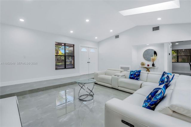 4500 NW 113th Ter, Coral Springs, FL 33065