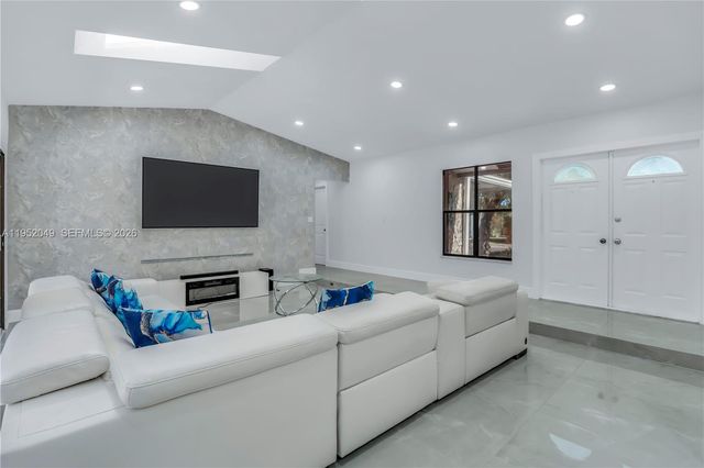 4500 NW 113th Ter, Coral Springs, FL 33065