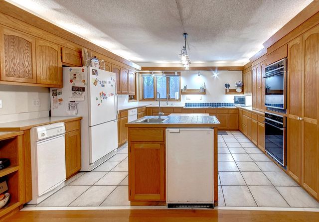 4800 Clearwater Trail, Lonsdale, MN 55046