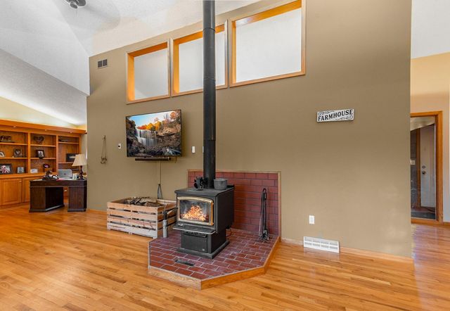 4800 Clearwater Trail, Lonsdale, MN 55046