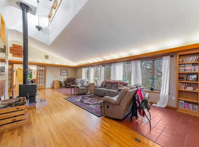 4800 Clearwater Trail, Lonsdale, MN 55046