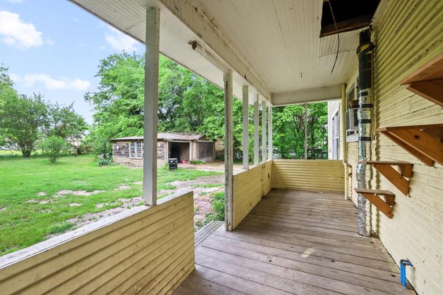 402 W Main Street, Ladonia, TX 75449