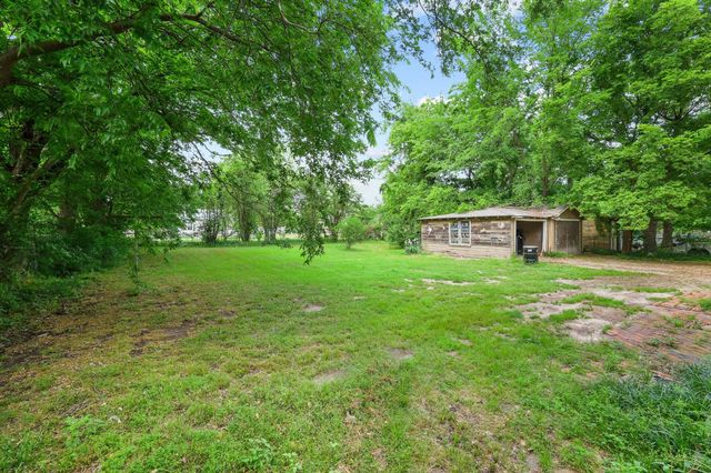 402 W Main Street, Ladonia, TX 75449