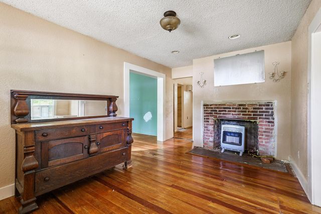402 W Main Street, Ladonia, TX 75449
