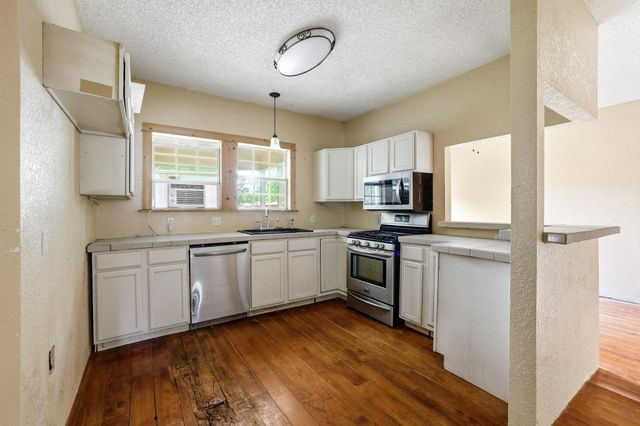 402 W Main Street, Ladonia, TX 75449