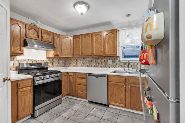 71 Colfax Street, Providence, RI 02905