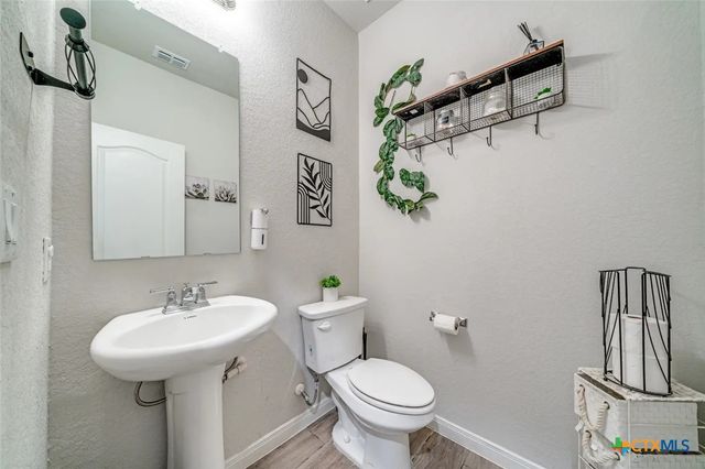 1390 Rios Bend Drive, New Braunfels, TX 78130