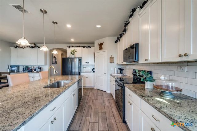 1390 Rios Bend Drive, New Braunfels, TX 78130