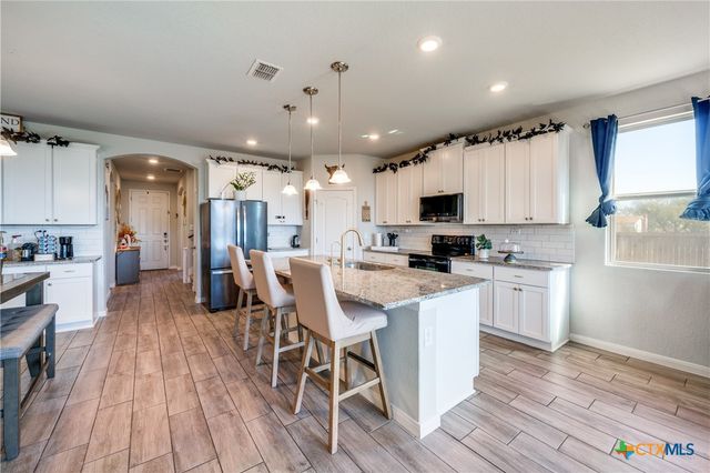 1390 Rios Bend Drive, New Braunfels, TX 78130
