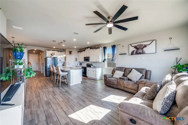 1390 Rios Bend Drive, New Braunfels, TX 78130