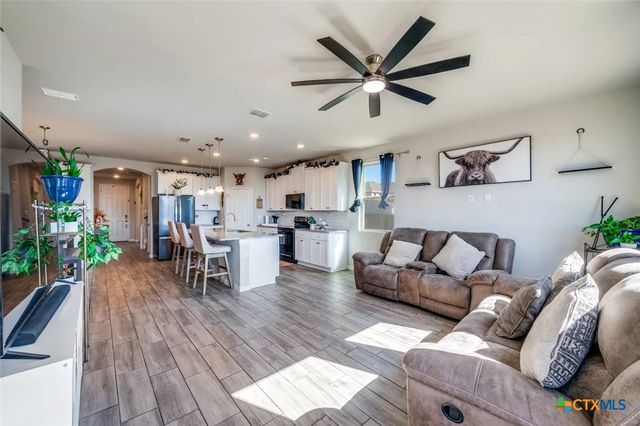 1390 Rios Bend Drive, New Braunfels, TX 78130