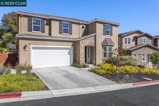 17691 Whisper Ln, Castro Valley, CA 94546