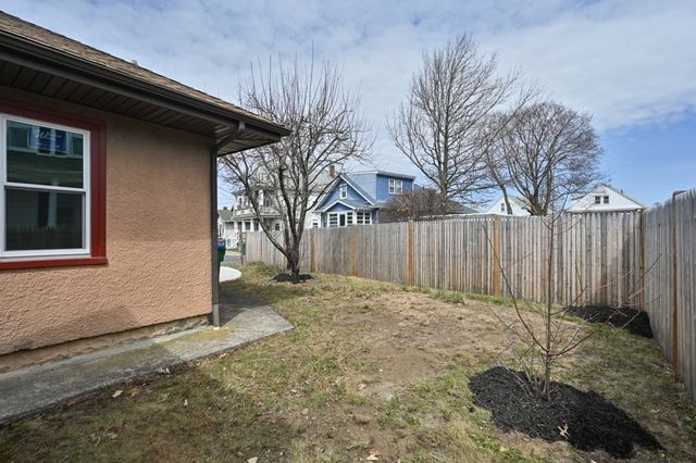 542 Riverside Ave, Medford, MA 02155