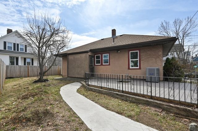 542 Riverside Ave, Medford, MA 02155