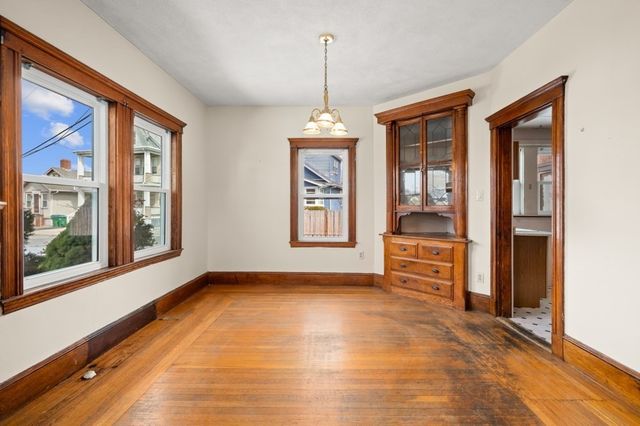 542 Riverside Ave, Medford, MA 02155