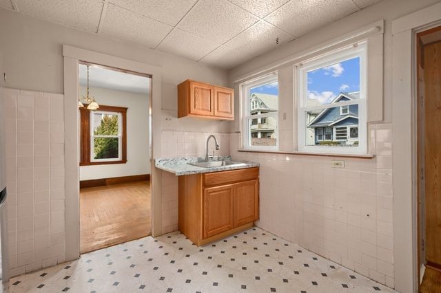 542 Riverside Ave, Medford, MA 02155