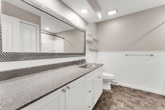 1261 E Gretna Street, Springfield, MO 65804