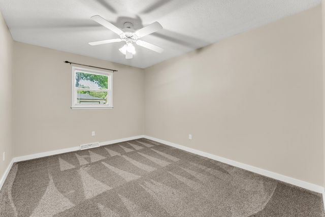 1261 E Gretna Street, Springfield, MO 65804