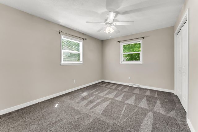 1261 E Gretna Street, Springfield, MO 65804