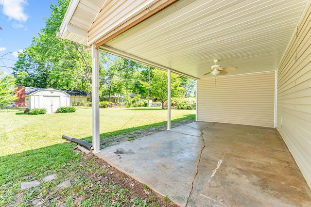 1261 E Gretna Street, Springfield, MO 65804