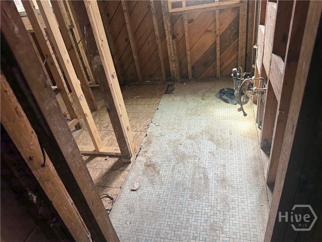 1210 E 40th Street, Savannah, GA 31404