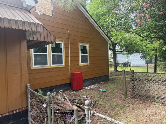 1210 E 40th Street, Savannah, GA 31404