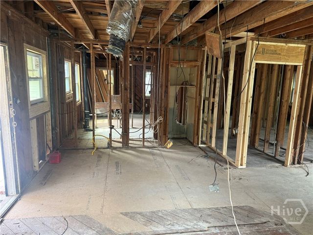 1210 E 40th Street, Savannah, GA 31404