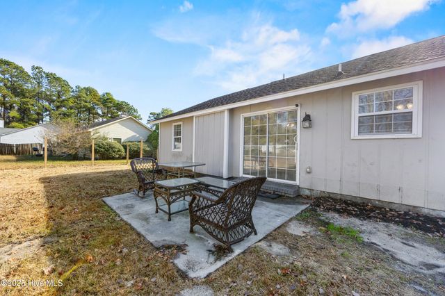 2606 Brookfield Drive, Midway Park, NC 28544