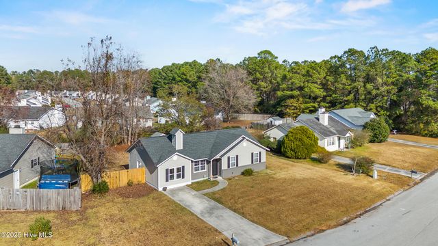 2606 Brookfield Drive, Midway Park, NC 28544