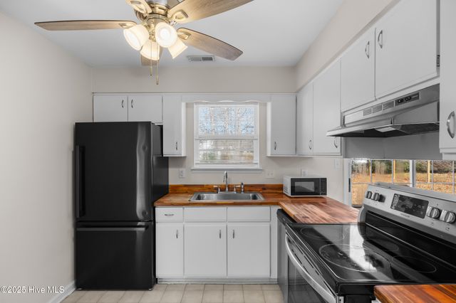 2606 Brookfield Drive, Midway Park, NC 28544