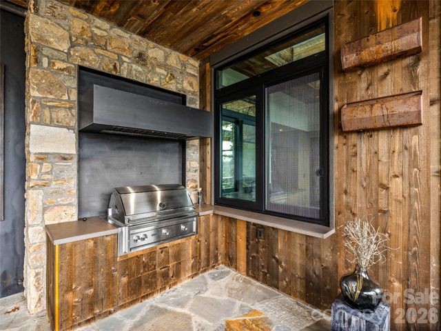 112 Moon Shadow Lane, Marshall, NC 28753