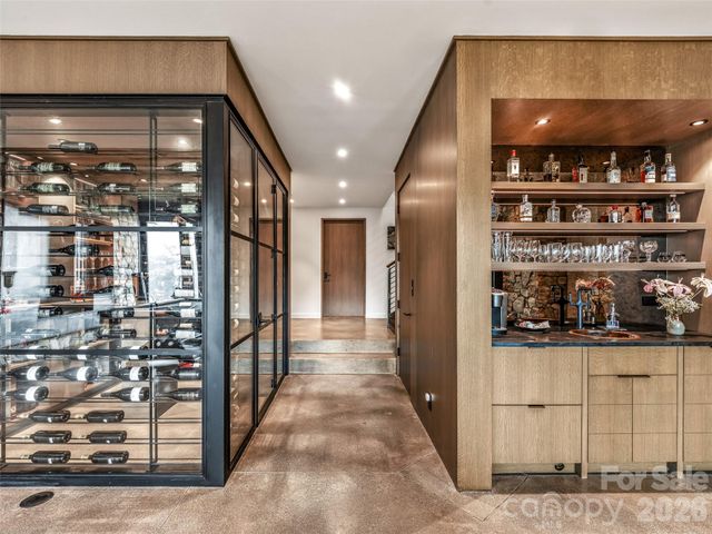 112 Moon Shadow Lane, Marshall, NC 28753