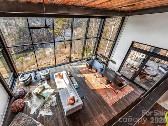 112 Moon Shadow Lane, Marshall, NC 28753