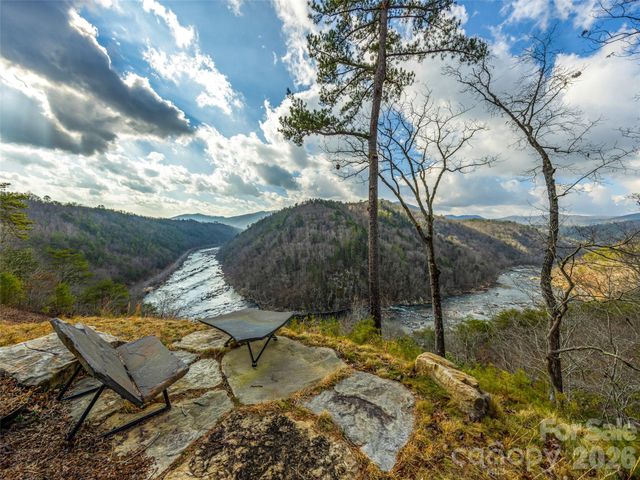 112 Moon Shadow Lane, Marshall, NC 28753