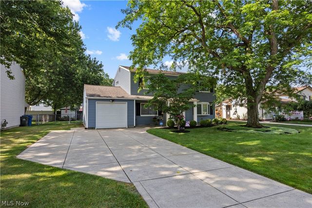 24231 Fairlawn Drive, North Olmsted, OH 44070