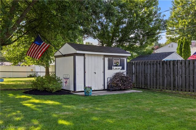 24231 Fairlawn Drive, North Olmsted, OH 44070