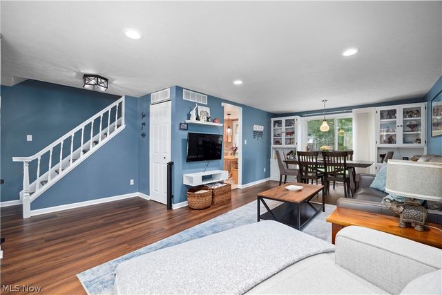 24231 Fairlawn Drive, North Olmsted, OH 44070
