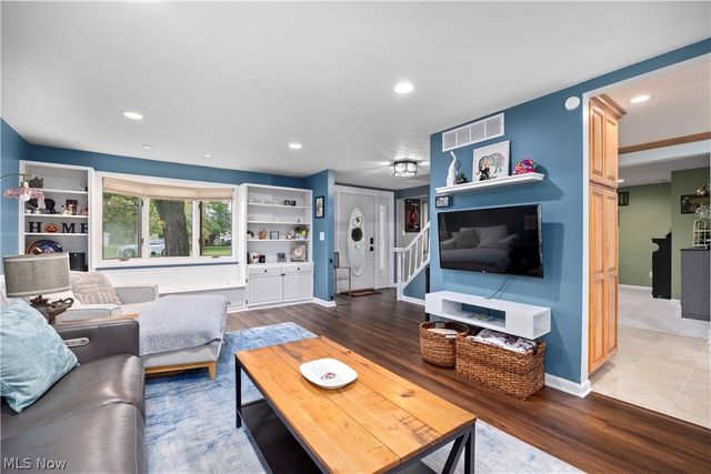 24231 Fairlawn Drive, North Olmsted, OH 44070