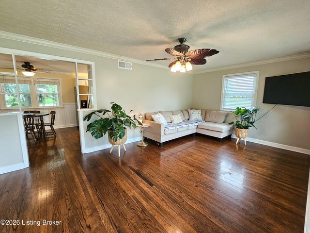 10300 Grafton Hall Rd, Louisville, KY 40272