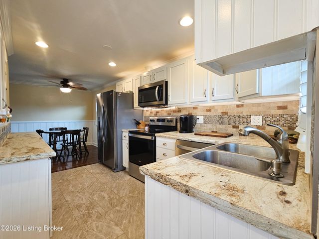 10300 Grafton Hall Rd, Louisville, KY 40272