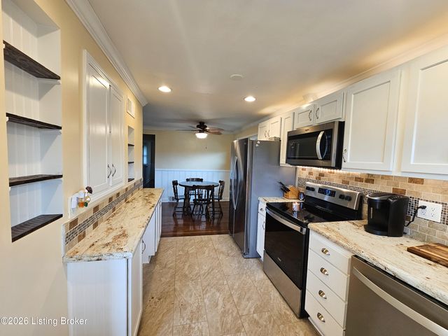 10300 Grafton Hall Rd, Louisville, KY 40272